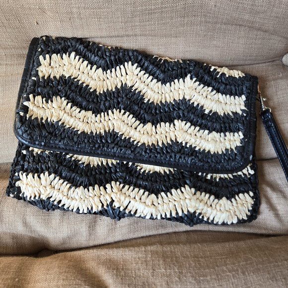 Shiraleah Woven Jute Chevron Clutch Wristlet, EUC - Picture 2 of 15